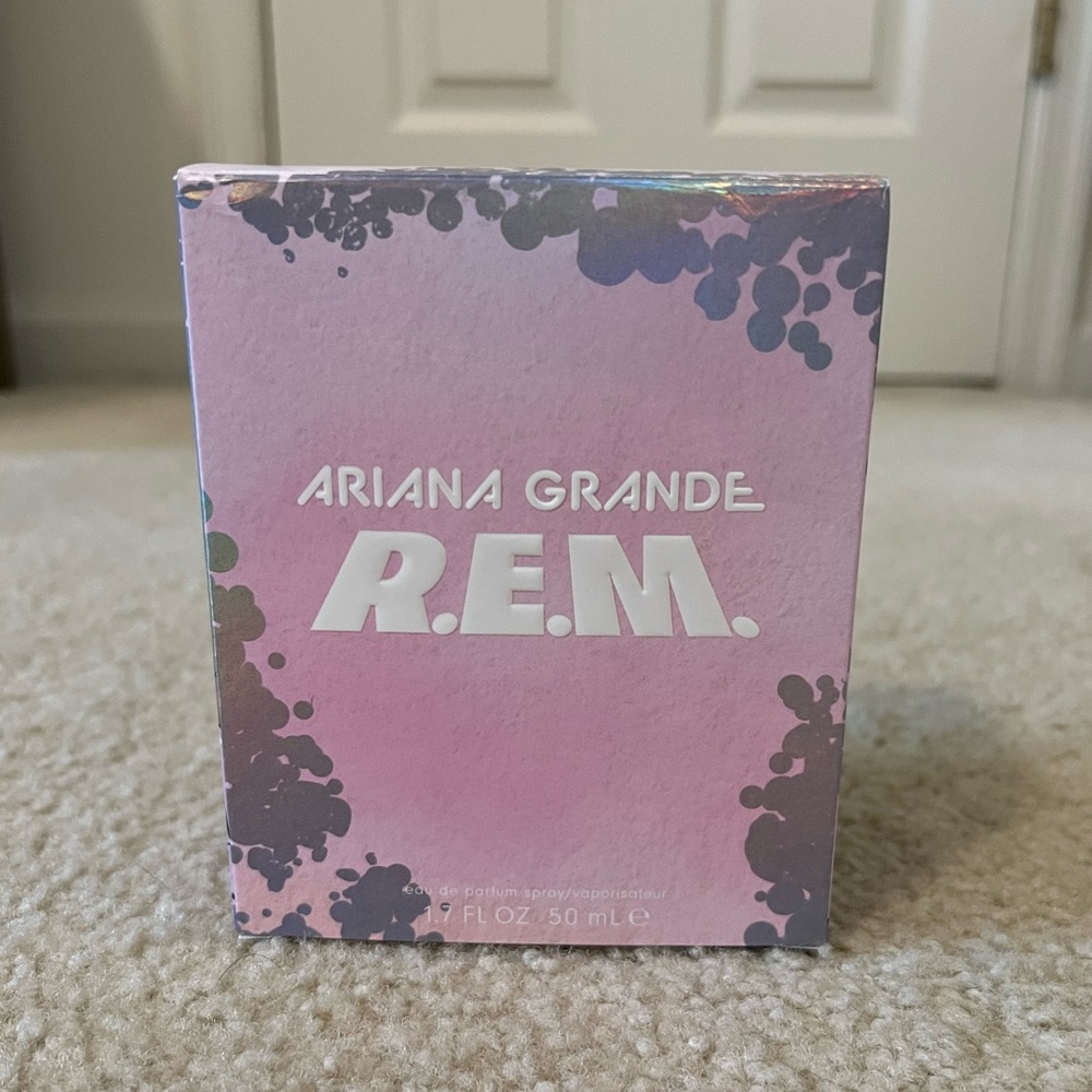 Ariana Grande Perfume